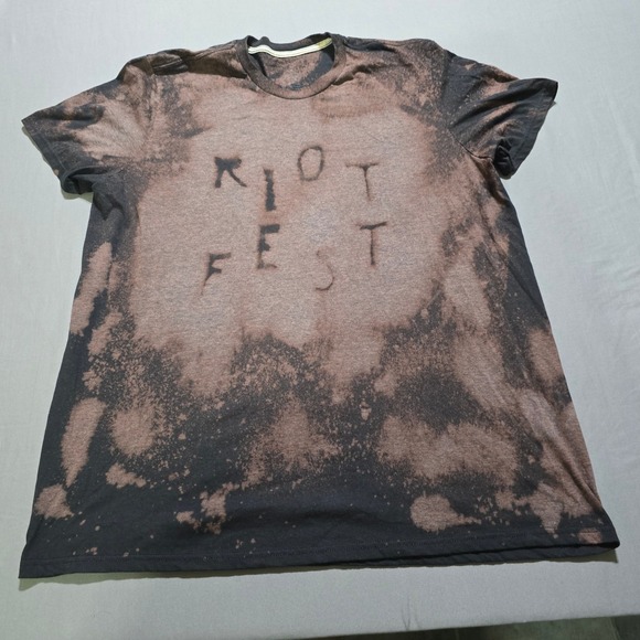 The Unbranded Brand Other - Riot Fest Bleached Graphic T Shirt Men's 2X shorts sleeve music festival